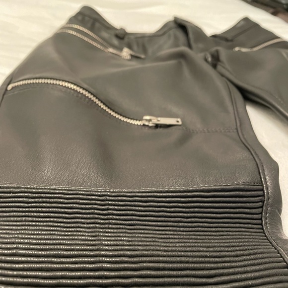 Zara Faux Leather Pants 🖤 - Picture 4 of 7